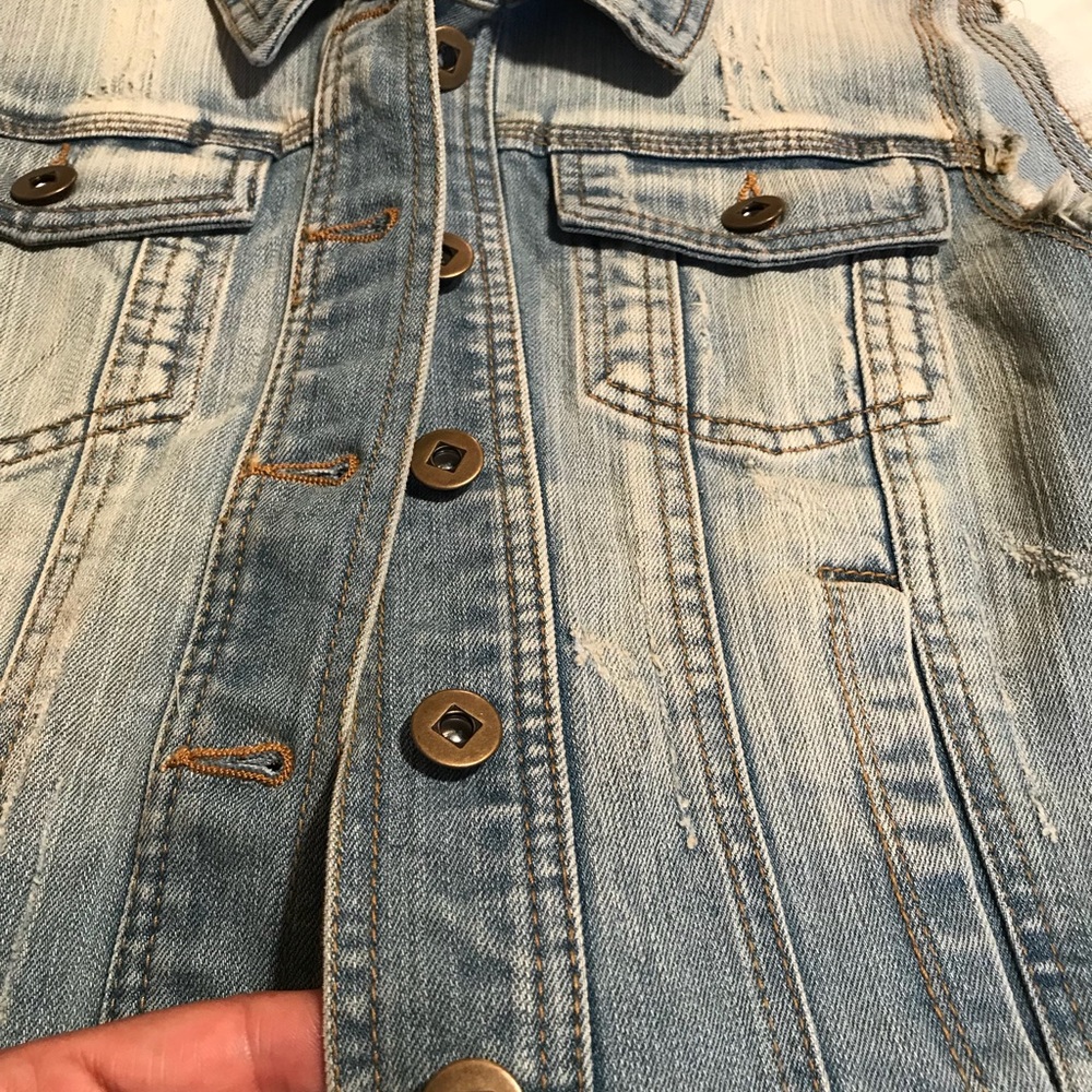 Beautiful Rue 21 Top - Picture 7 of 8